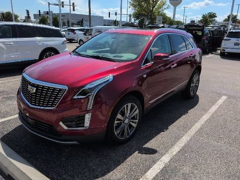 Used 2021 Cadillac XT5 Premium Luxury AWD/4WD image 1