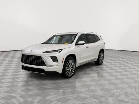 Used 2025 Buick Enclave Avenir w/ Super Cruise Package image 4