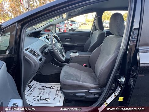 Used 2012 Toyota Prius V Three image 21