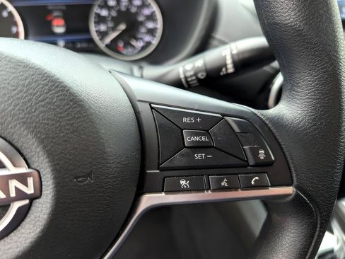 Used 2025 Nissan Sentra SV FWD image 16