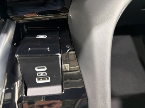 Certified 2023 Acura MDX SH-AWD w/ Technology Package image 42