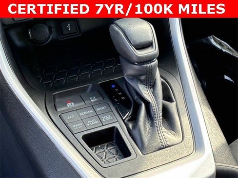 Used 2022 Toyota RAV4 XLE image 22
