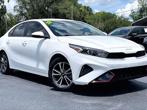Used 2023 Kia Forte LXS w/ LXS Technology Package FWD image 2