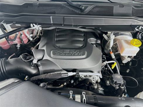 Used 2025 RAM 2500 Limited image 32