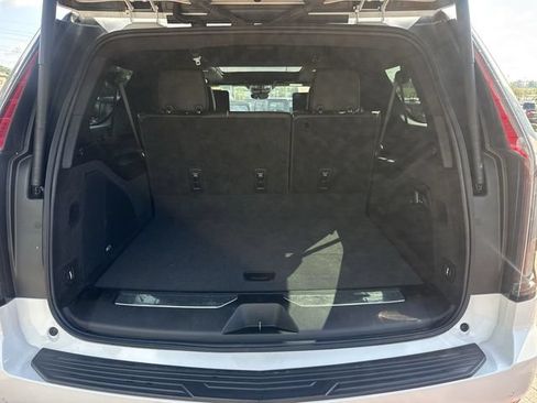 Used 2024 Cadillac Escalade ESV Premium Luxury RWD image 28