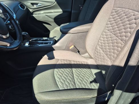 Used 2019 Chevrolet Equinox LT w/ Driver Convenience Package AWD/4WD image 10