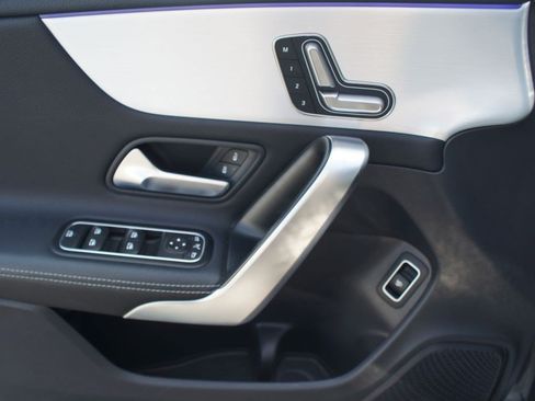 Used 2025 Mercedes-Benz CLA 250 4MATIC image 27