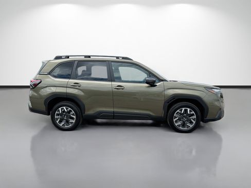 Used 2026 Subaru Forester Premium AWD/4WD image 2