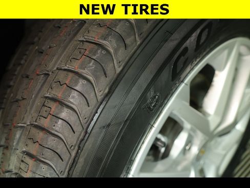 Used 2023 Chevrolet Equinox LT image 6