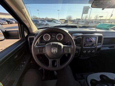 Used 2013 RAM 2500 Tradesman w/ Chrome Appearance Group image 13
