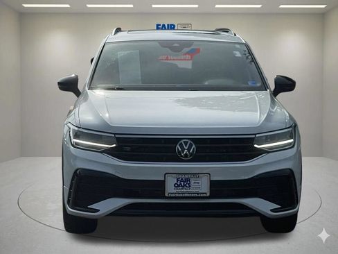 Used 2024 Volkswagen Tiguan SE R-Line AWD/4WD image 3