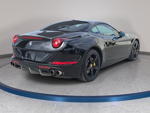 Used 2016 Ferrari California T image 5