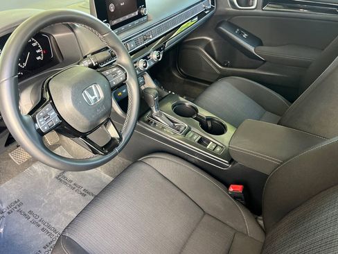 Used 2023 Honda Civic EX image 4