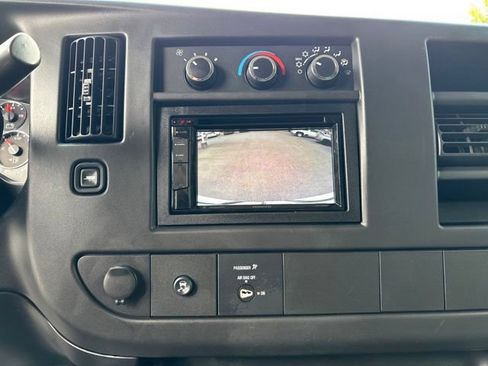 Used 2011 Chevrolet Express 2500 RWD image 22