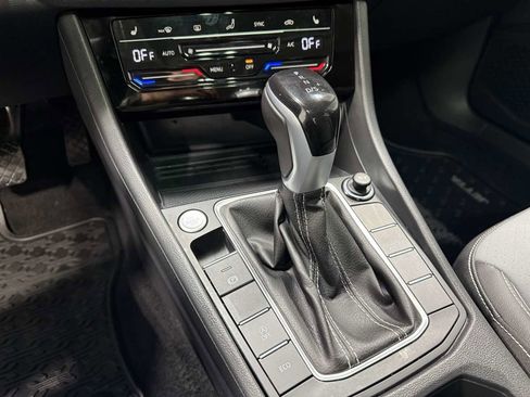 Used 2025 Volkswagen Jetta SE w/ Sunroof Package image 12