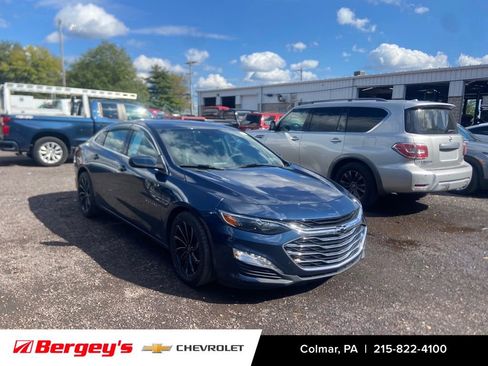 Used 2022 Chevrolet Malibu LT image 2