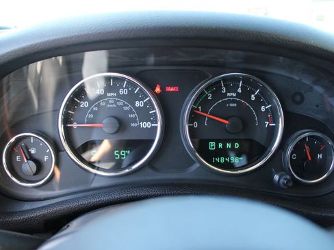 Used 2015 Jeep Wrangler Unlimited Sahara AWD/4WD image 21