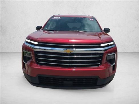 Used 2026 Chevrolet Traverse LT w/ Sun and Wheel Package FWD image 2