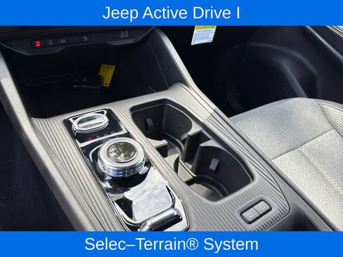 New 2026 Jeep Cherokee Laredo AWD/4WD image 13