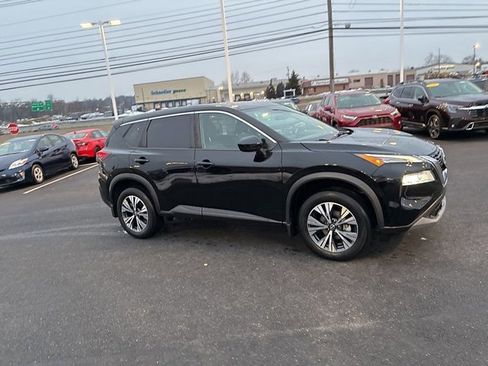 Used 2023 Nissan Rogue SV image 4