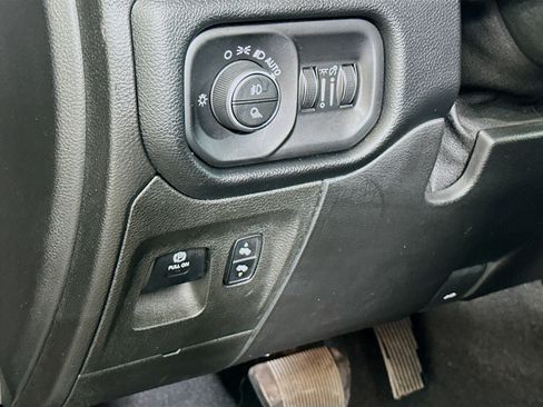 Used 2019 RAM 1500 Big Horn AWD/4WD image 16