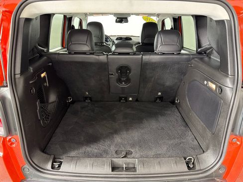Used 2016 Jeep Renegade Trailhawk w/ Premium Trailhawk Package AWD/4WD image 21