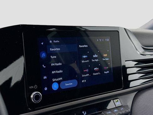 Used 2025 Toyota Camry SE image 21