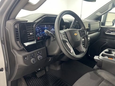 Used 2025 Chevrolet Silverado 2500 LT w/ Convenience Package AWD/4WD image 10