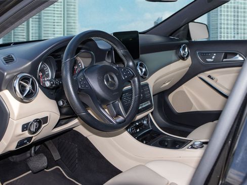 Used 2020 Mercedes-Benz GLA 250 w/ Multimedia Package image 15