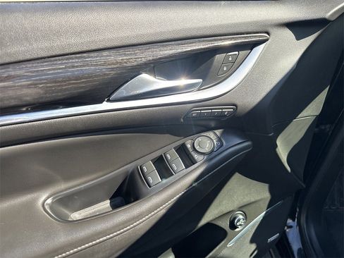 Used 2021 Buick Enclave Avenir w/ Avenir Technology Package image 16