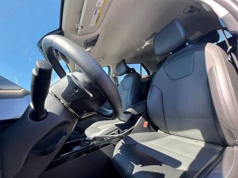 Certified 2023 Kia Niro Wind w/ Wind Preserve Package FWD image 14