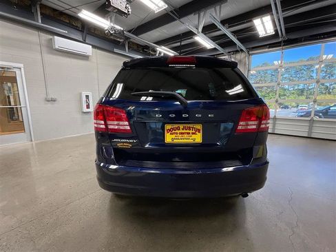 Used 2017 Dodge Journey SE image 4