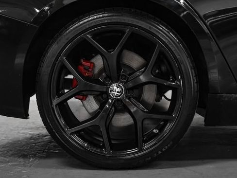 Used 2020 Alfa Romeo Giulia w/ Nero Edizione RWD image 46
