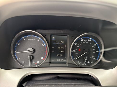 Used 2017 Toyota RAV4 XLE FWD image 27