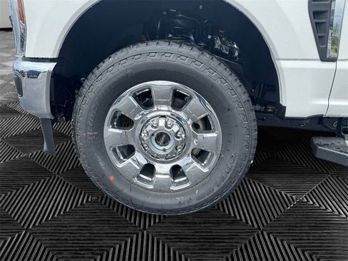 Certified 2025 Ford F250 Lariat w/ Chrome Package image 14
