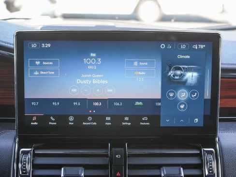 Certified 2024 Lincoln Navigator Premiere AWD/4WD image 19
