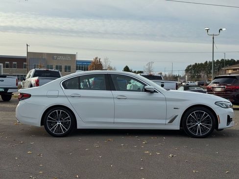 Used 2023 BMW 530e xDrive image 9