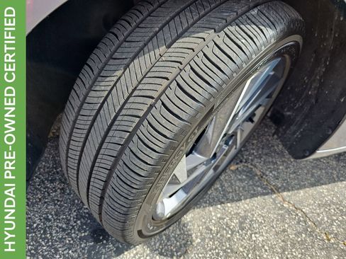 Certified 2025 Hyundai Elantra Limited image 40