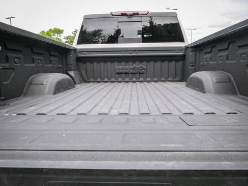 Used 2024 Chevrolet Silverado 3500 High Country w/ Technology Package AWD/4WD image 32