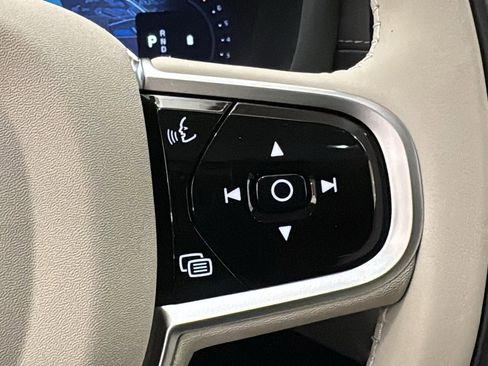 New 2026 Volvo XC60 B5 Ultra w/ Protection Package Premier image 14