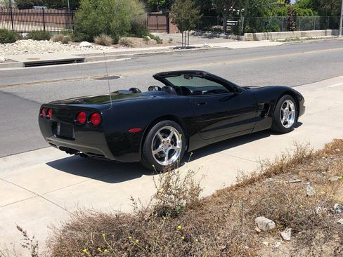 Used 1999 Chevrolet Corvette Convertible RWD image 19