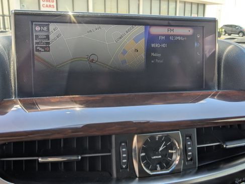Used 2017 Lexus LX 570 4WD image 24