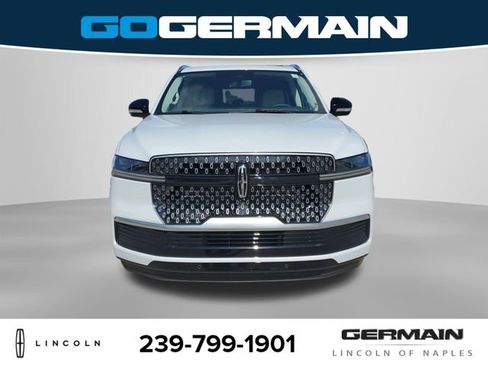 New 2025 Lincoln Navigator L Reserve image 3