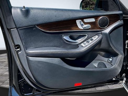 Used 2018 Mercedes-Benz C 300 4MATIC Sedan image 9