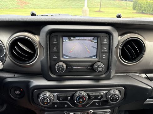 Used 2019 Jeep Wrangler Unlimited Sport S AWD/4WD image 29