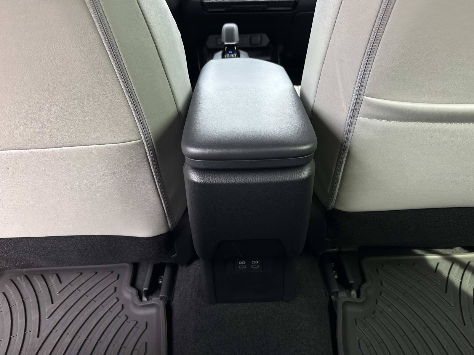 Used 2024 Toyota Prius Limited FWD image 15