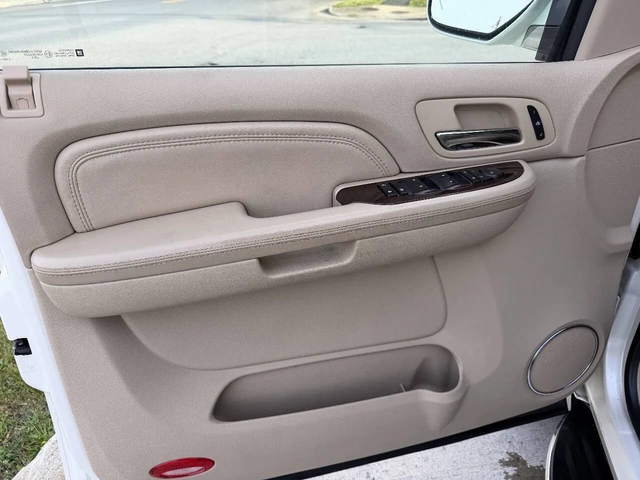 Used 2009 Cadillac Escalade 4WD Hybrid image 24