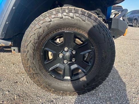 Used 2022 Jeep Gladiator Mojave w/ Cold Weather Group AWD/4WD image 19