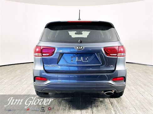 Used 2020 Kia Sorento LX image 5
