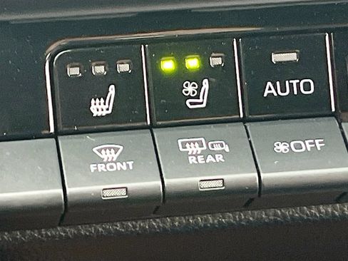 Used 2025 Toyota Crown Signia AWD/4WD image 21